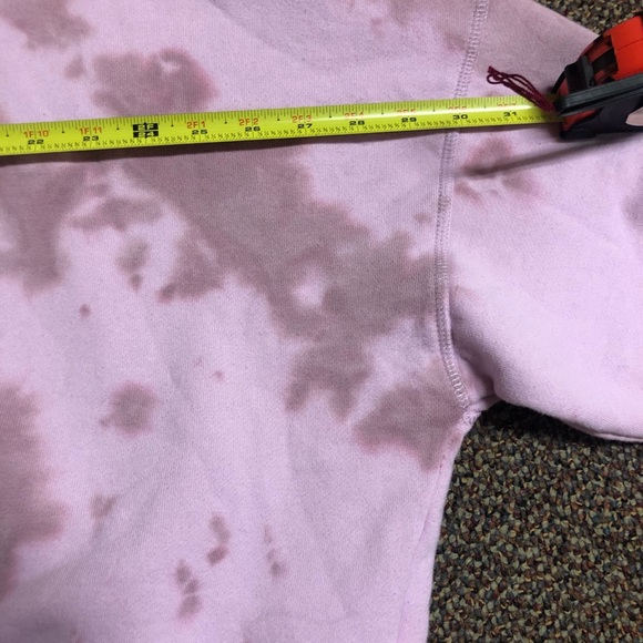 It’s a cute cropped sweater by forever 21+ - Picture 4 of 5